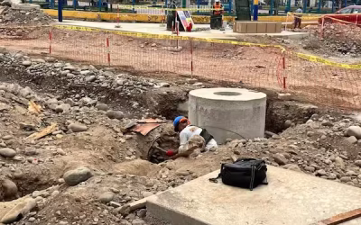 Miles de vecinos entre escombros